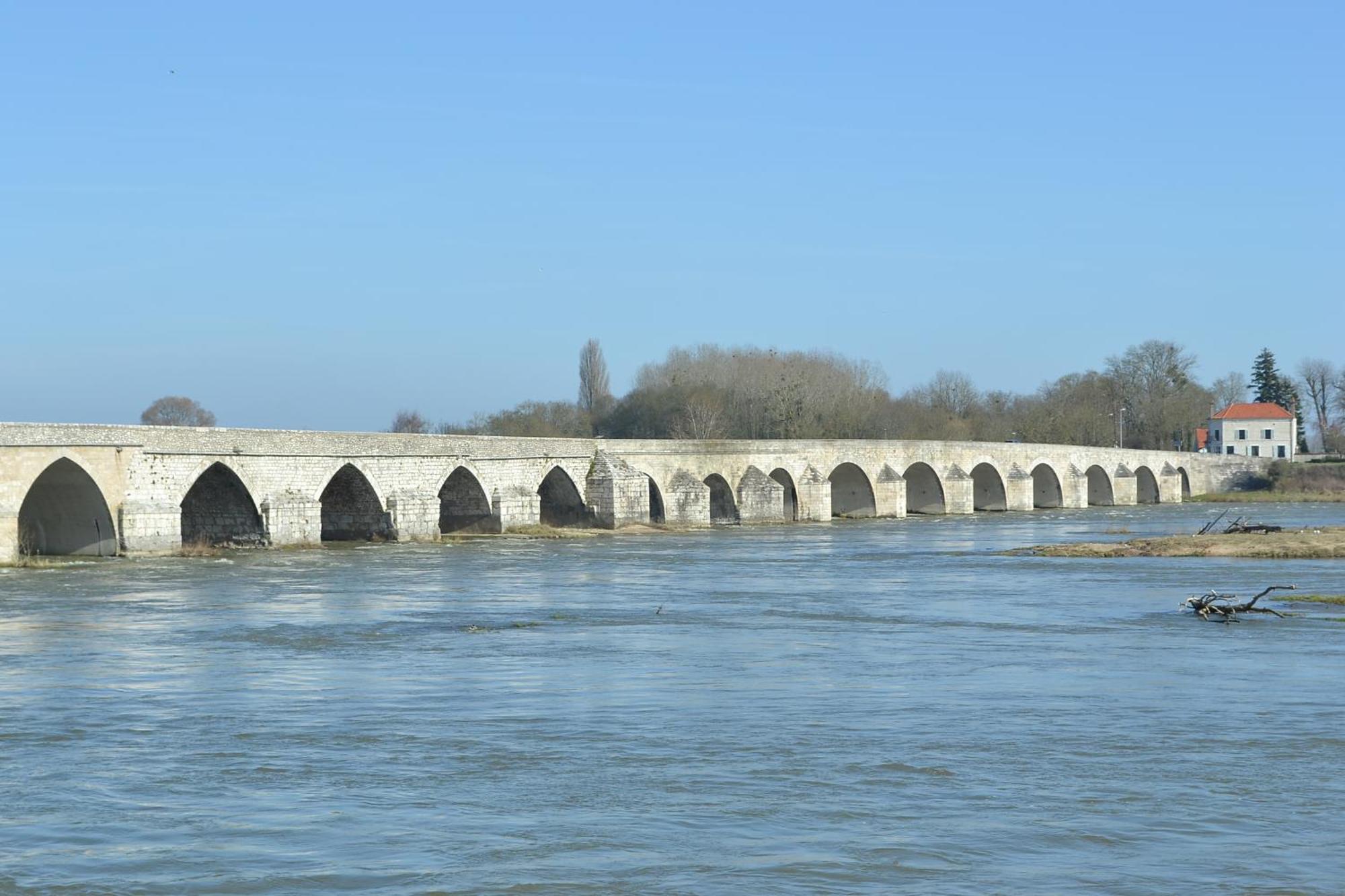 B&B Chez Sylvain Beaugency Buitenkant foto