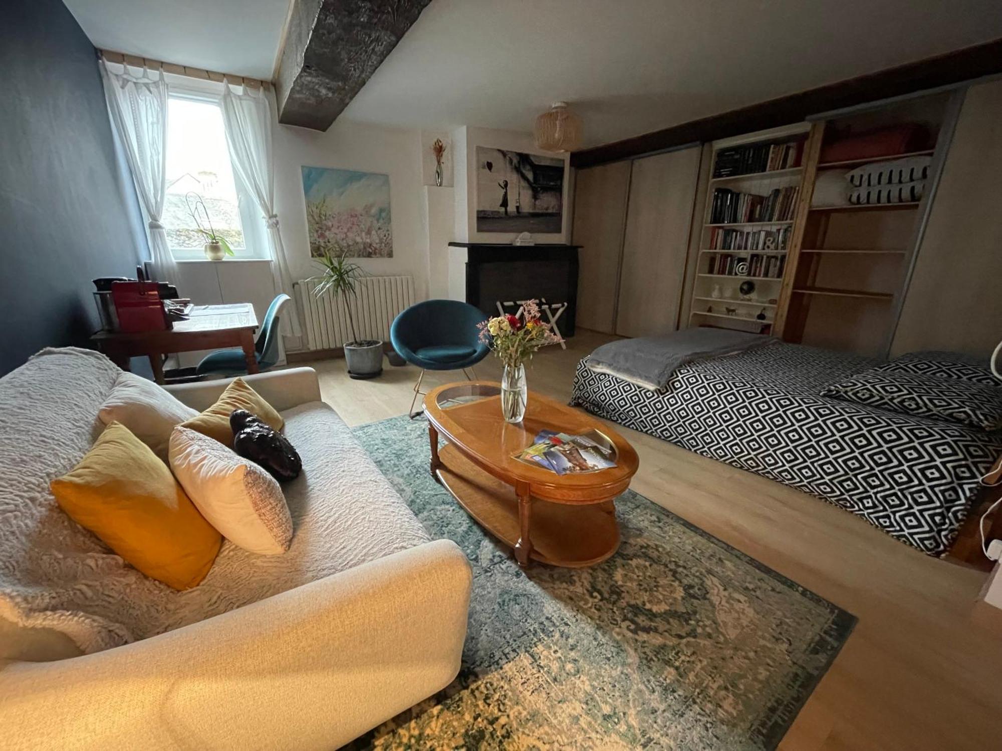 B&B Chez Sylvain Beaugency Buitenkant foto
